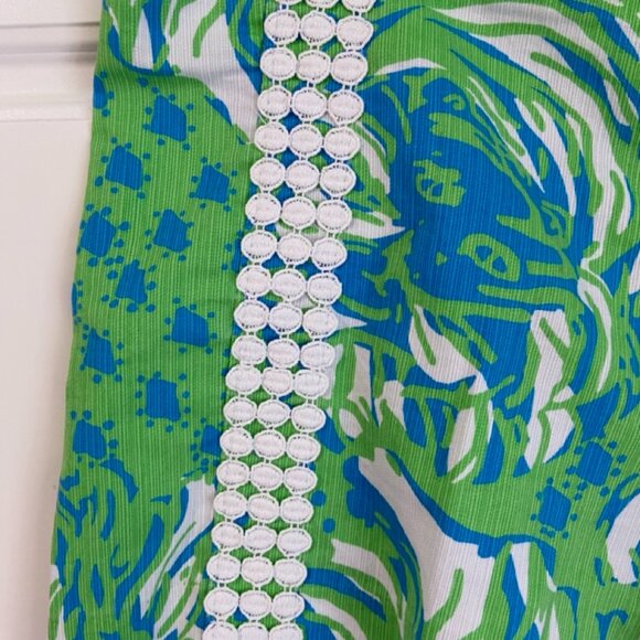 🌿 Lilly Pulitzer Liza Shorts – Size 10 – Limeade Roar of the Jungle  GUC🌿 - Picture 2 of 15